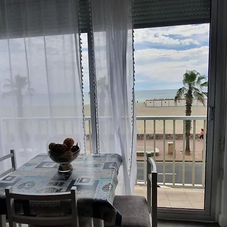 Les Pied Dans L Eau !